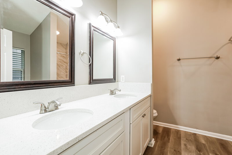 1,895/Mo, 3653 August Crossing Ct Jacksonville, FL 32210 Main Bathroom View