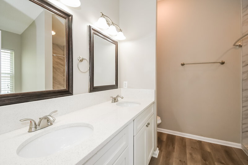 2,085/Mo, 3653 August Crossing Ct Jacksonville, FL 32210 Main Bathroom View