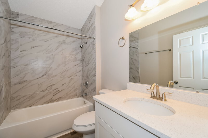 2,140/Mo, 7644 Devola Trl Jacksonville, FL 32244 Bathroom View