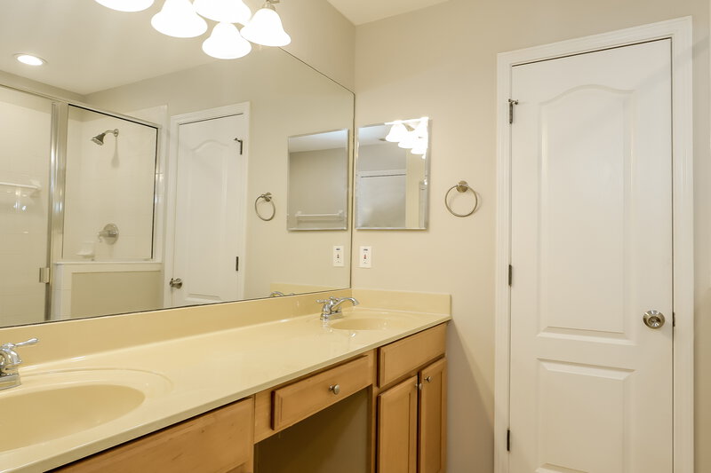 1,905/Mo, 1548 Landau Rd Jacksonville, FL 32225 Main Bathroom View 2