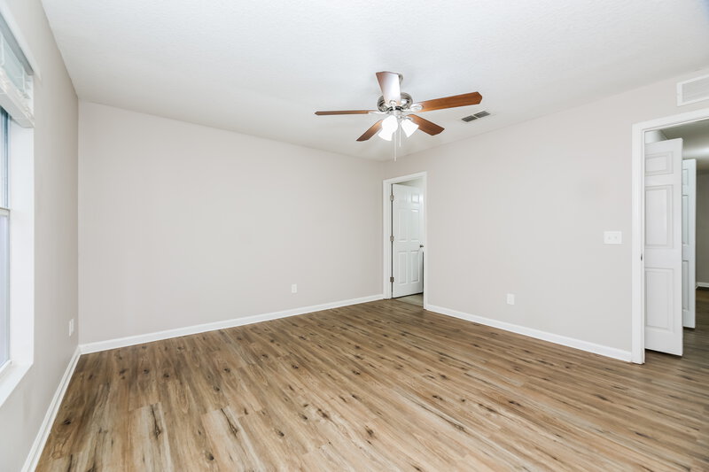 1,515/Mo, 2111 5th Ave Jacksonville, FL 32208 Main Bedroom View 2