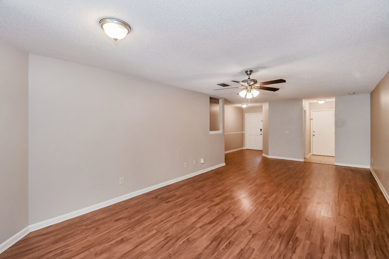 1,660/Mo, 4030 Laurelwood Dr Jacksonville, FL 32257 Living Room View 2