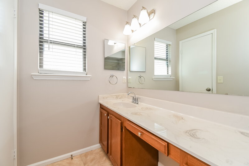 1,660/Mo, 4030 Laurelwood Dr Jacksonville, FL 32257 Bathroom View 2