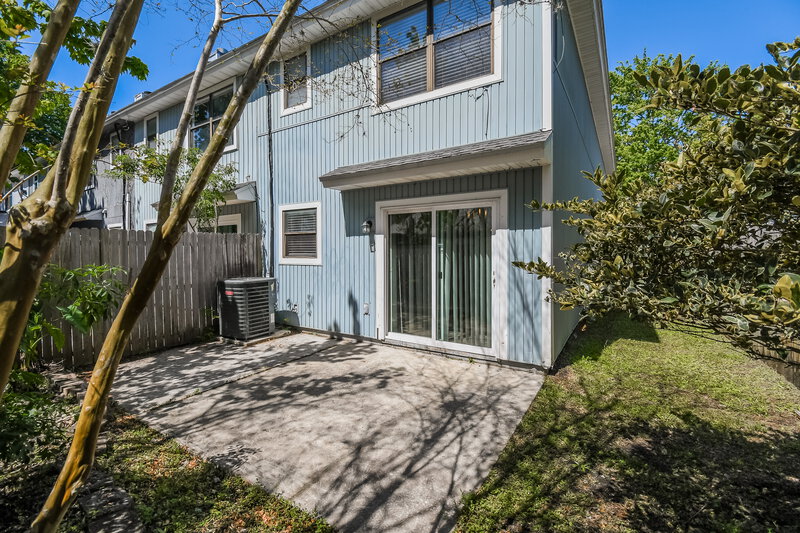 1,660/Mo, 4030 Laurelwood Dr Jacksonville, FL 32257 Rear View