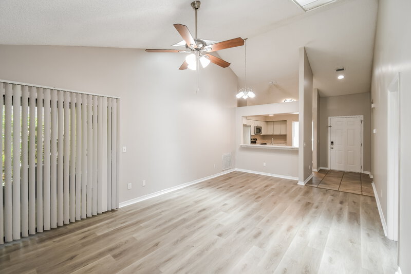 1,620/Mo, 4176 Rollingwood Ct Jacksonville, FL 32257 Living Room View