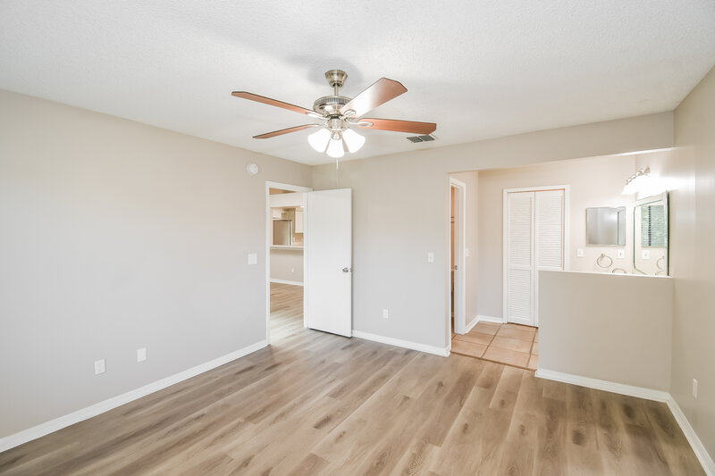 1,620/Mo, 4176 Rollingwood Ct Jacksonville, FL 32257 Main Bedroom View