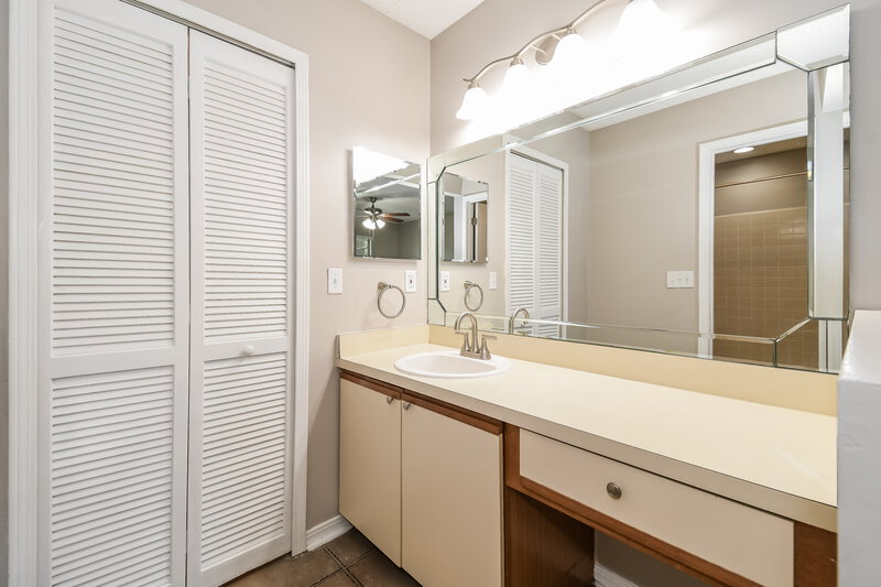 1,620/Mo, 4176 Rollingwood Ct Jacksonville, FL 32257 Main Bathroom View