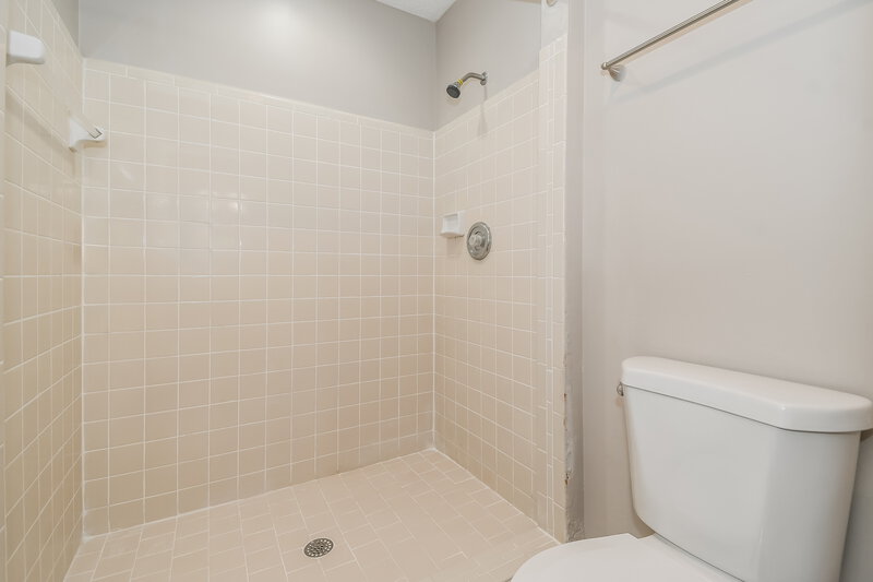 1,620/Mo, 4176 Rollingwood Ct Jacksonville, FL 32257 Bathroom View