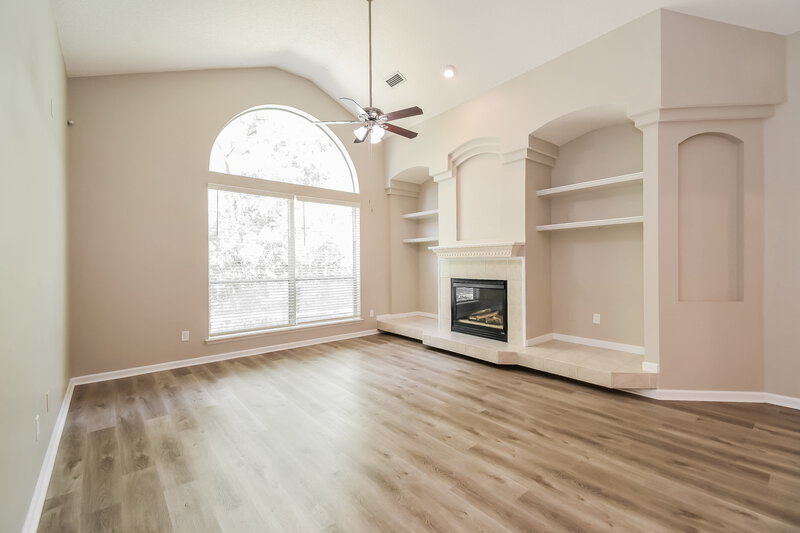 2,700/Mo, 7915 Timberlin Park Blvd Jacksonville, FL 32256 Living Room View