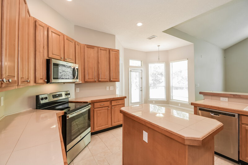 2,700/Mo, 7915 Timberlin Park Blvd Jacksonville, FL 32256 Kitchen View