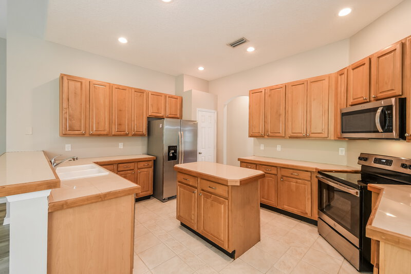 2,700/Mo, 7915 Timberlin Park Blvd Jacksonville, FL 32256 Kitchen View 2