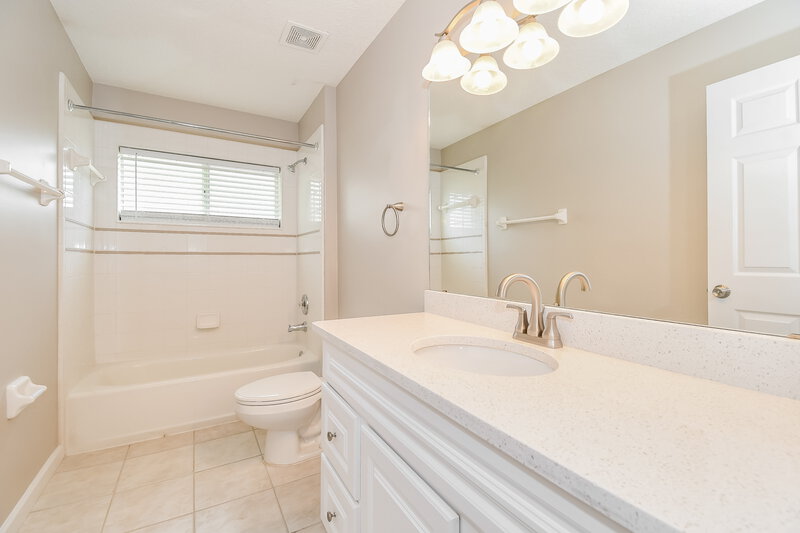 2,700/Mo, 7915 Timberlin Park Blvd Jacksonville, FL 32256 Bathroom View