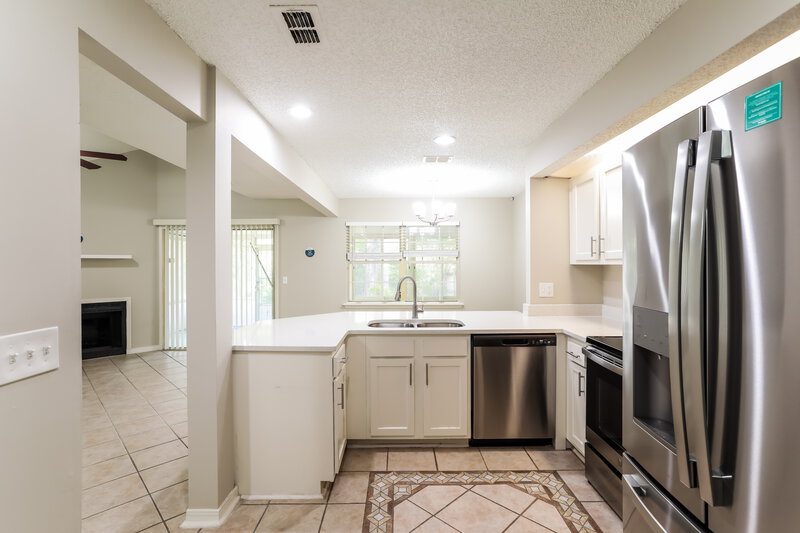 1,590/Mo, 8549 Sturbridge Cir E Jacksonville, FL 32244 Kitchen View 2