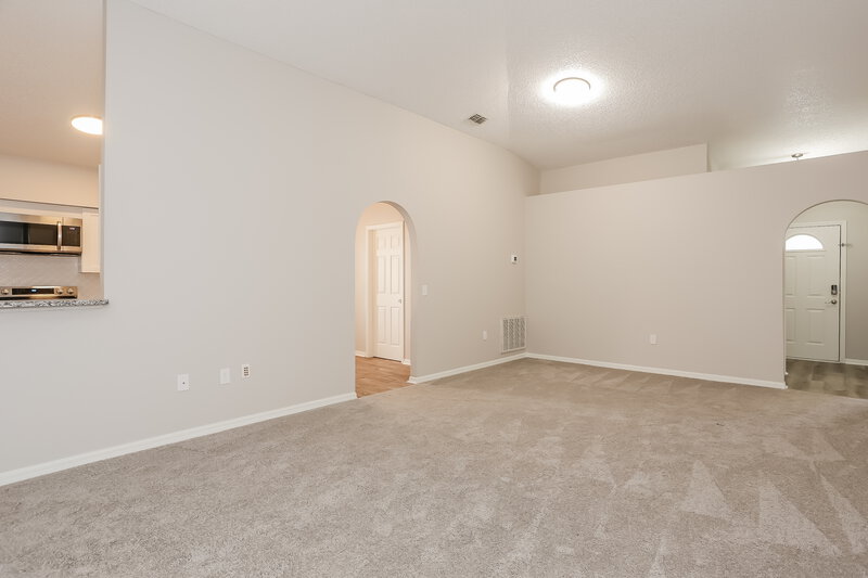 2,190/Mo, 5957 Wentworth Cir S Jacksonville, FL 32277 Living Room View 2