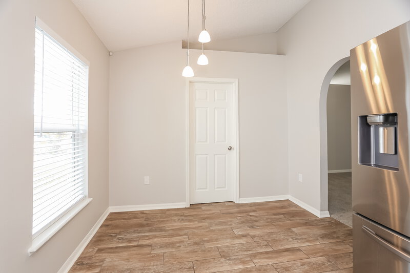 2,190/Mo, 5957 Wentworth Cir S Jacksonville, FL 32277 Dining Room View