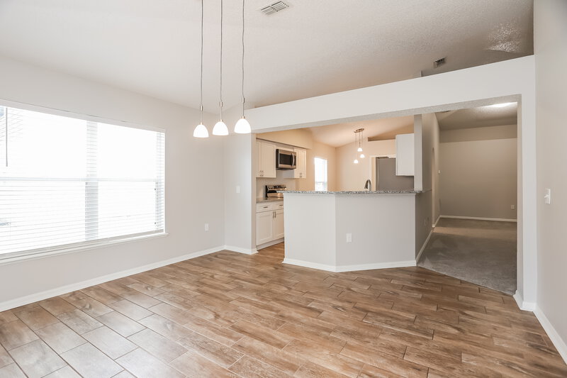 2,190/Mo, 5957 Wentworth Cir S Jacksonville, FL 32277 Kitchen View 2