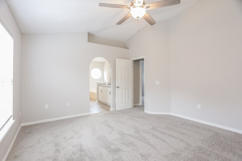 2,190/Mo, 5957 Wentworth Cir S Jacksonville, FL 32277 Main Bedroom View 2