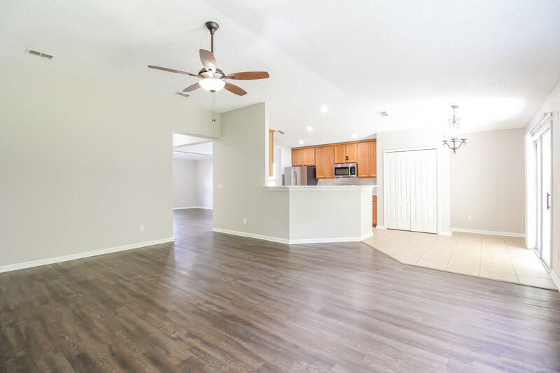 1,845/Mo, 6602 River Falls Dr S Jacksonville, FL 32219 Living Room View 2