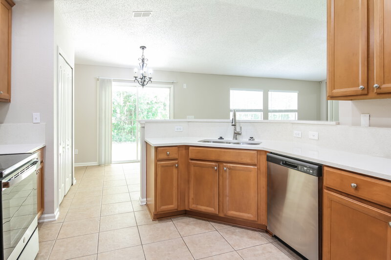 1,845/Mo, 6602 River Falls Dr S Jacksonville, FL 32219 Kitchen View