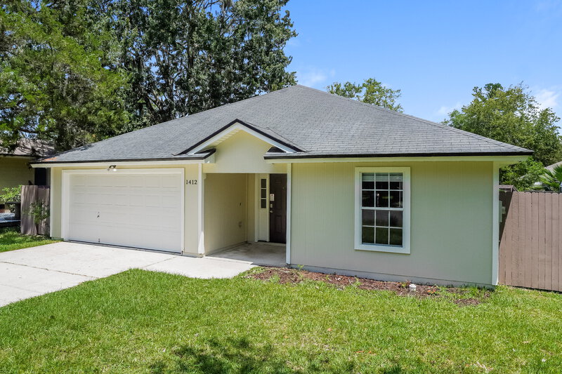 1,850/Mo, 1412 Palmer St Green Cove Springs, FL 32043 Front View