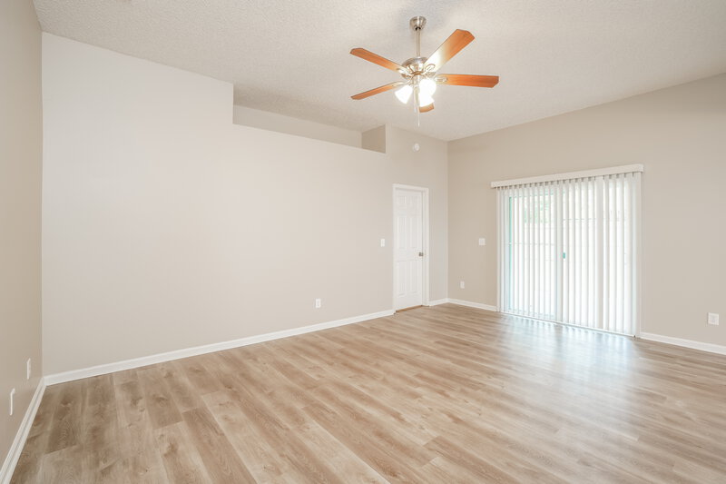 1,850/Mo, 1412 Palmer St Green Cove Springs, FL 32043 Living Room View