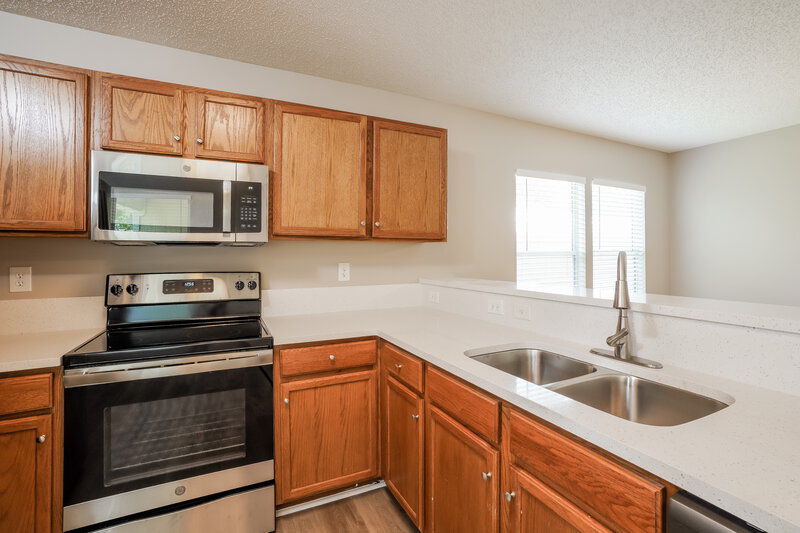 1,850/Mo, 1412 Palmer St Green Cove Springs, FL 32043 Kitchen View 2