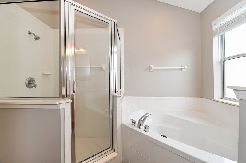 2,285/Mo, 1508 Austin Ln Saint Augustine, FL 32092 Main Bathroom View 2