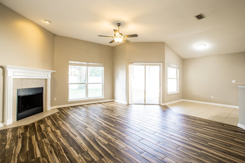 2,175/Mo, 906 Thoroughbred Dr Orange Park, FL 32065 Living Room View