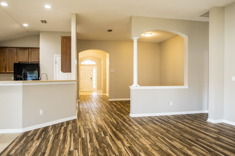 2,175/Mo, 906 Thoroughbred Dr Orange Park, FL 32065 Dining Room View 2