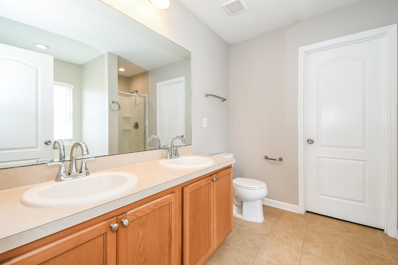 1,990/Mo, 75093 Brookwood Dr Yulee, FL 32097 Main Bathroom View