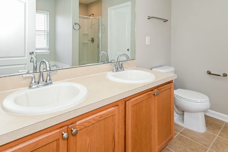 2,245/Mo, 75093 Brookwood Dr Yulee, FL 32097 Main Bathroom View