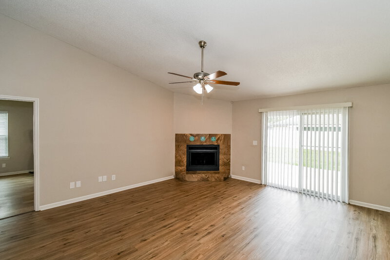 1,730/Mo, 8478 Cross Timbers Dr W Jacksonville, FL 32244 Living Room View