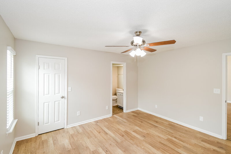 1,730/Mo, 8478 Cross Timbers Dr W Jacksonville, FL 32244 Main Bedroom View 2