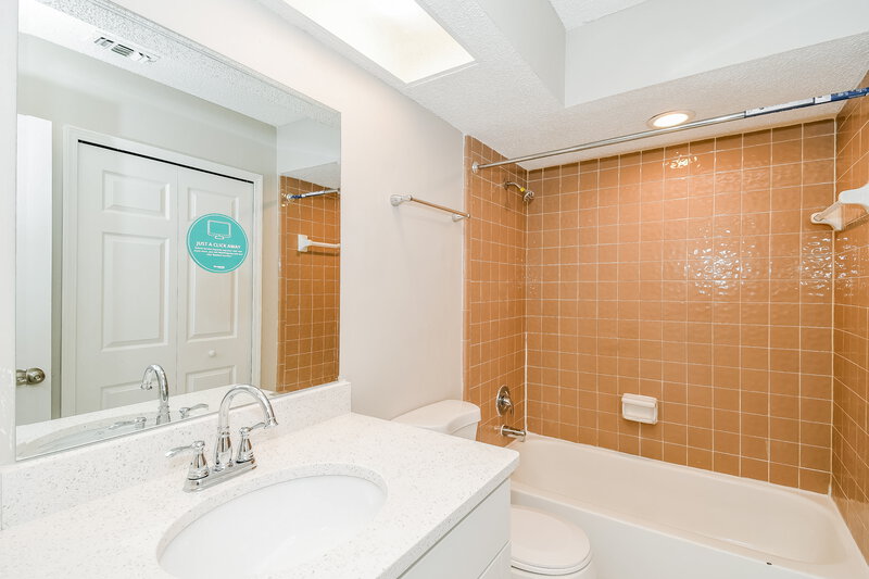 1,730/Mo, 8478 Cross Timbers Dr W Jacksonville, FL 32244 Bathroom View