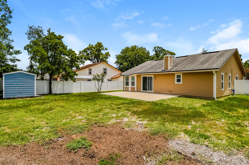 1,730/Mo, 8478 Cross Timbers Dr W Jacksonville, FL 32244 Rear View