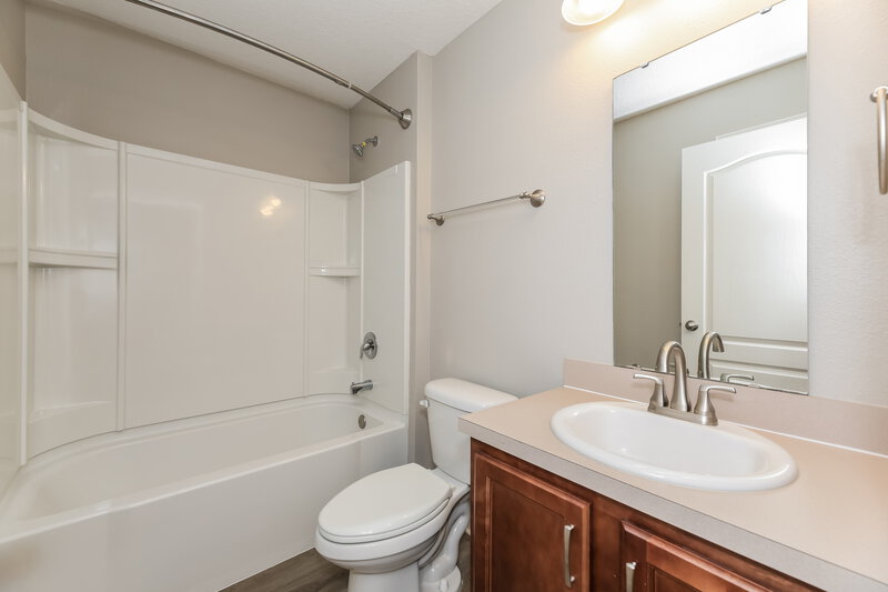 1,940/Mo, 12331 Glimmer Way Jacksonville, FL 32219 Bathroom View