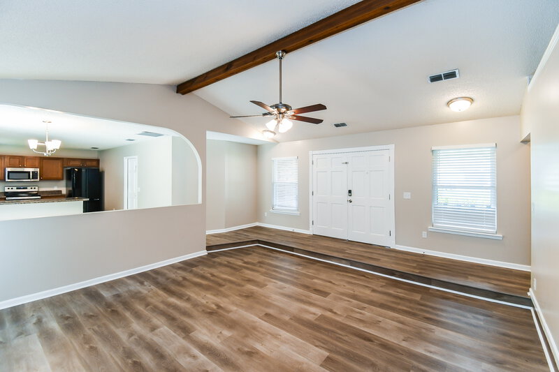 1,900/Mo, 7619 Jeremy David Ln Jacksonville, FL 32244 Living Room View 3