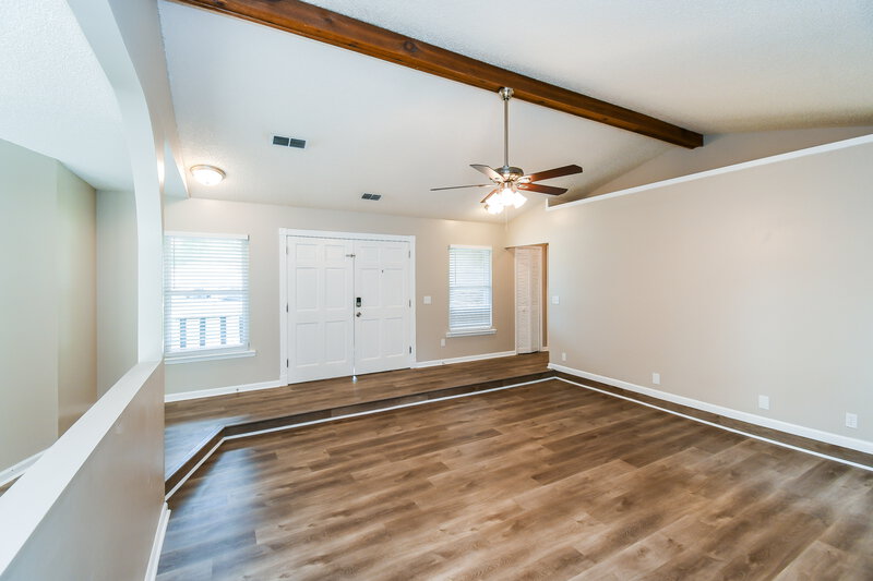1,900/Mo, 7619 Jeremy David Ln Jacksonville, FL 32244 Living Room View 4