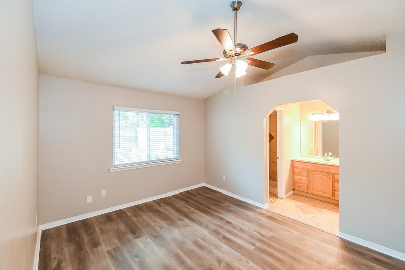 1,900/Mo, 7619 Jeremy David Ln Jacksonville, FL 32244 Main Bedroom View 2