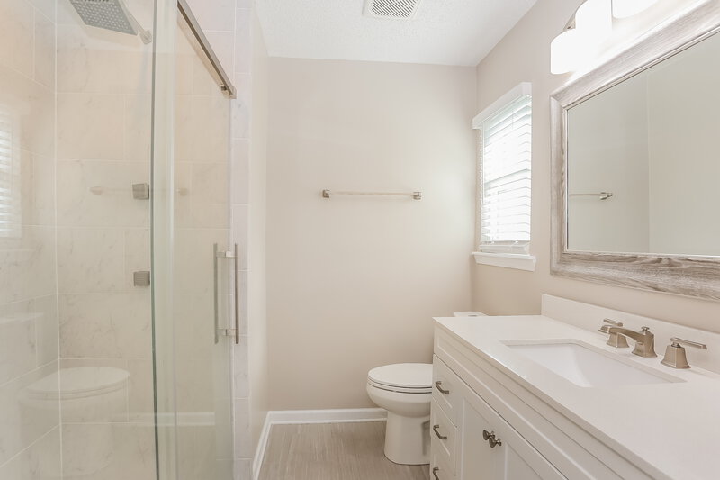 2,165/Mo, 12639 Ashmore Green Dr N Jacksonville, FL 32246 Main Bathroom View