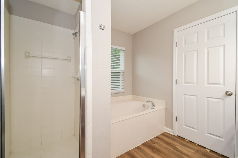 1,900/Mo, 10243 Normandy Cove St Jacksonville, FL 32221 Bathroom View