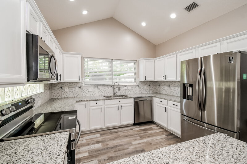 2,015/Mo, 2131 Carnes St Orange Park, FL 32073 Kitchen View