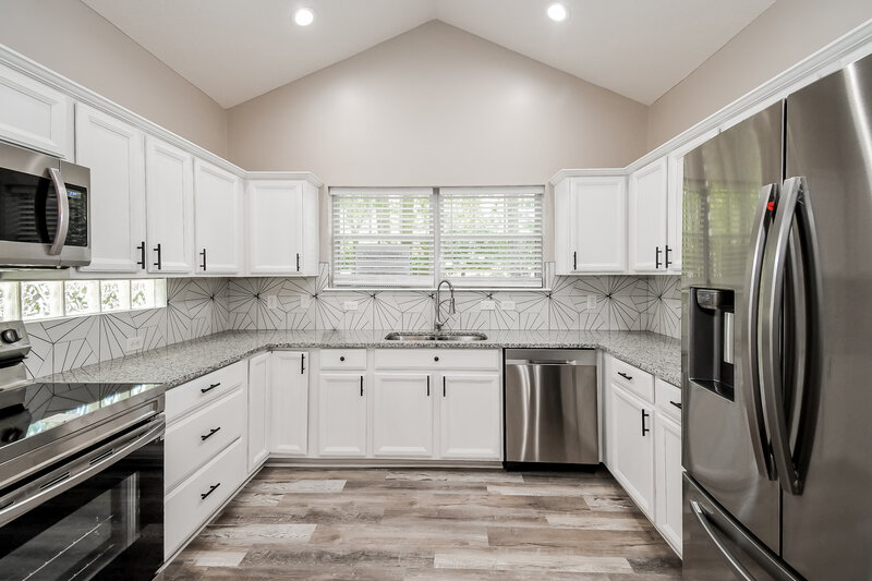 2,015/Mo, 2131 Carnes St Orange Park, FL 32073 Kitchen View 2