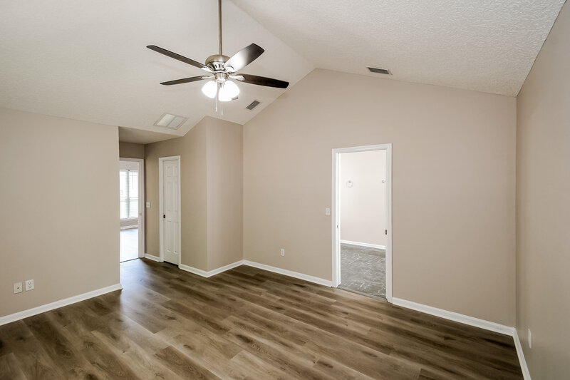 2,015/Mo, 2131 Carnes St Orange Park, FL 32073 Main Bedroom View