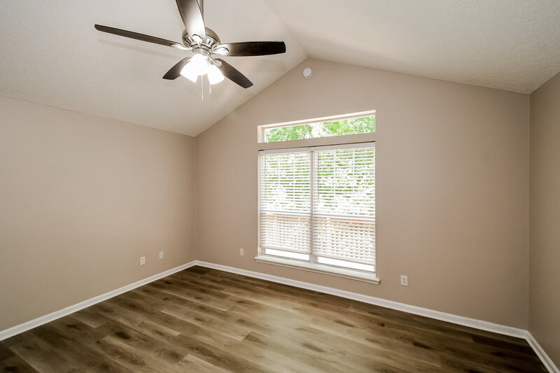 2,015/Mo, 2131 Carnes St Orange Park, FL 32073 Main Bedroom View 2