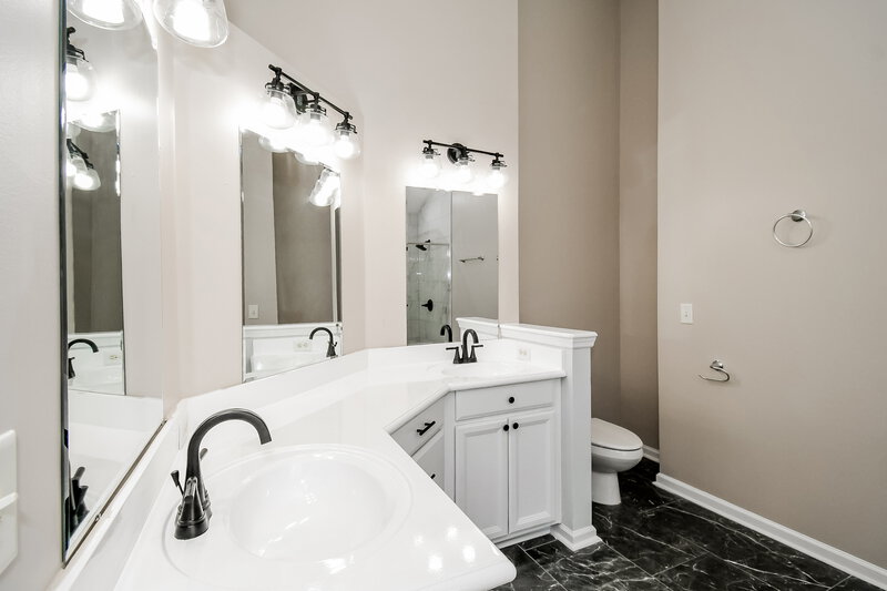 2,015/Mo, 2131 Carnes St Orange Park, FL 32073 Bathroom View
