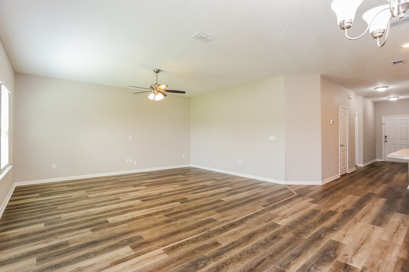 1,830/Mo, 10989 Ventnor Ave Jacksonville, FL 32218 Living Room View 2