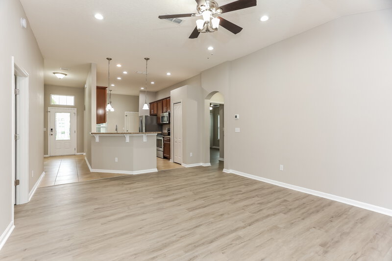 2,130/Mo, 15939 Bainebridge Dr Jacksonville, FL 32218 Living Room View 2