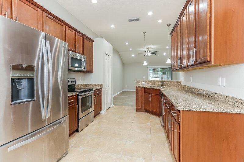 2,130/Mo, 15939 Bainebridge Dr Jacksonville, FL 32218 Kitchen View