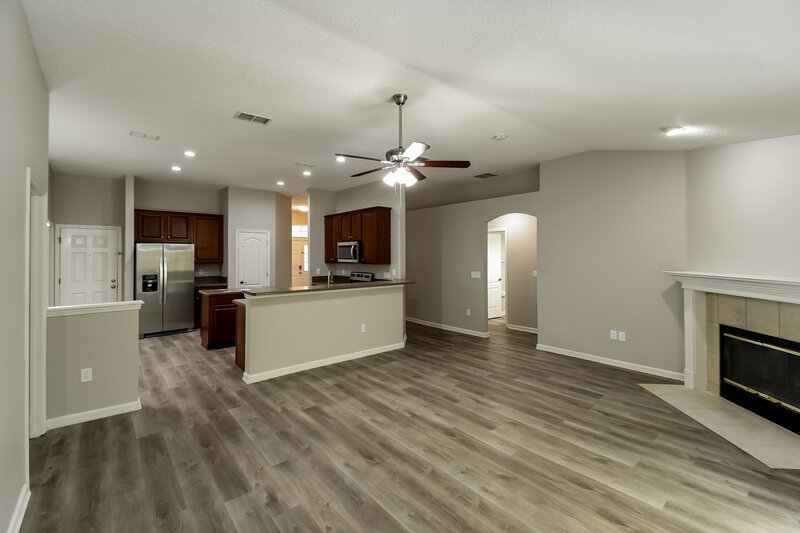 2,090/Mo, 3111 Silverado Cir Green Cove Springs, FL 32043 Living Room View 2